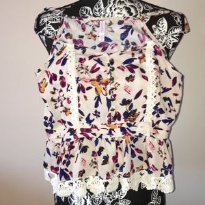 Adorable Patterned Tank Top with Lace